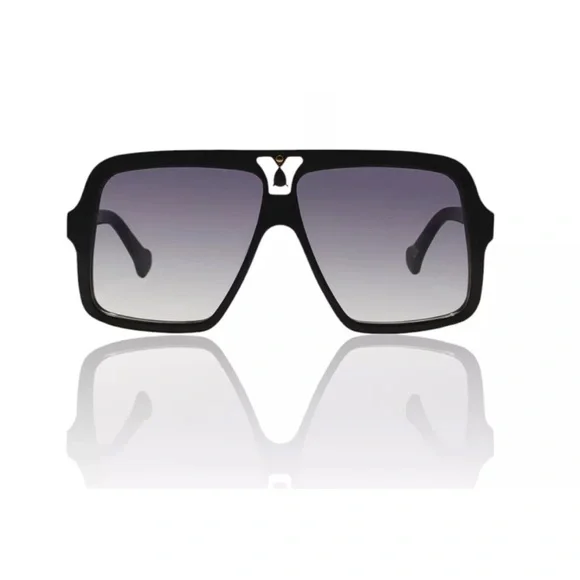 CAMILLA *Starry Nights* black oversized aviator editorial 
